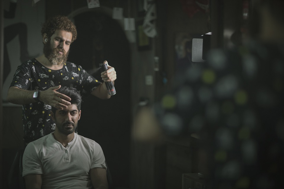 What qualifications do you need to a hairdresser? • British